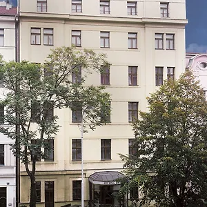 Lunik Отель Прага