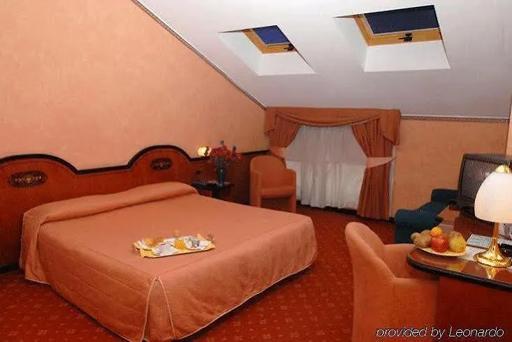 Ih Hotels Milano Puccini 4*,